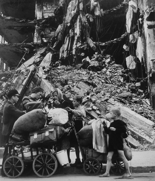 Berlin 1945 – Der Neuanfang inmitten der Trummer: Eine Familie auf dem Weg ins Ungewisse