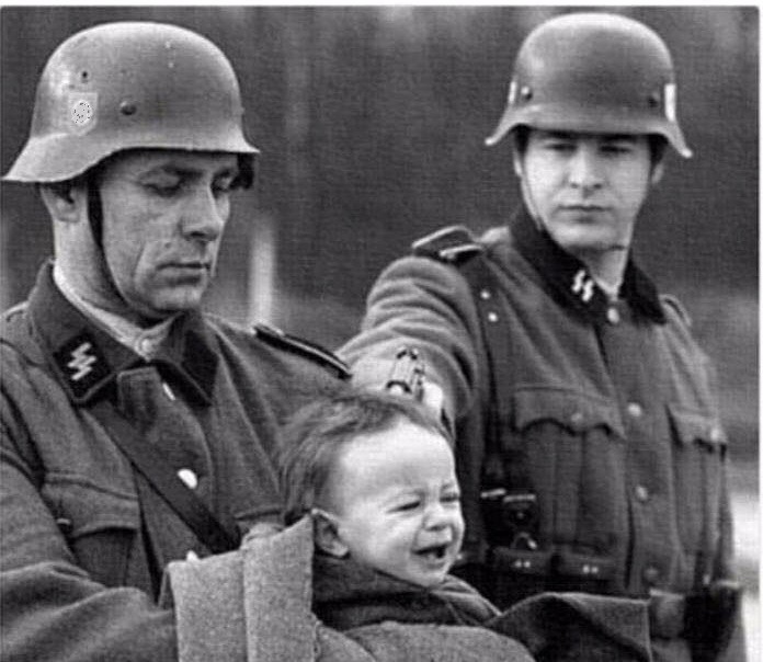 Ein deutscher Soldat und sein Sohn, 1940