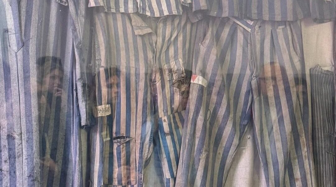 Ein stiller Zeuge der Geschichte – Die Kleidung der Häftlinge in den Konzentrationslagern.