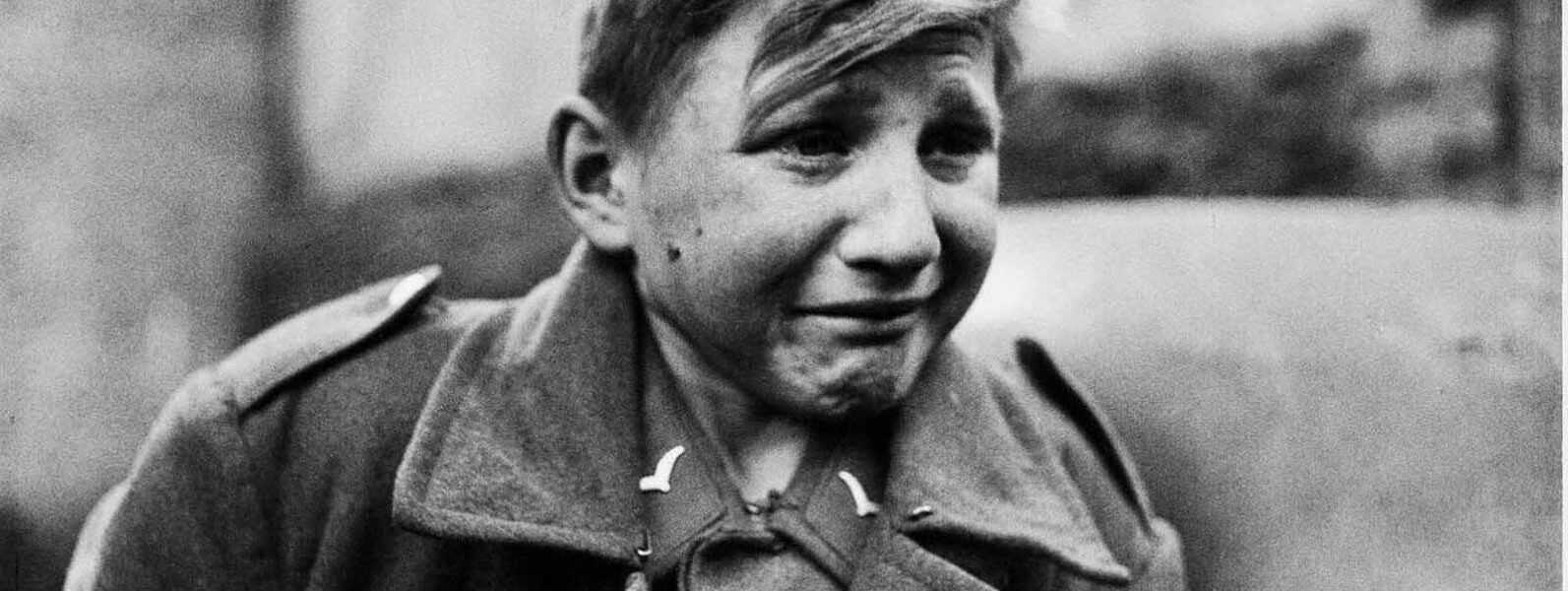 Hans-Georg Henke – Ein 16-jähriger Soldat zwischen Pflicht und Verzweiflung, 1945.