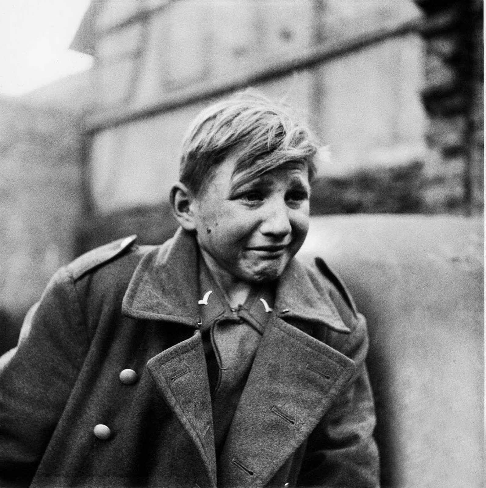 Hans-Georg Henke – Ein 16-jähriger Soldat zwischen Pflicht und Verzweiflung, 1945.
