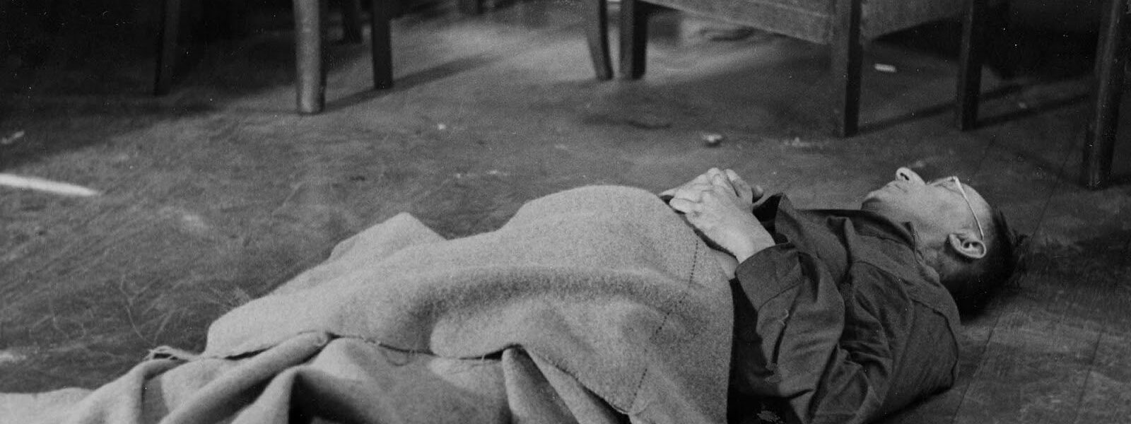 Die Leiche des Reichsfuhrers-$$ Heinrich Himmler nach seinem Selbstmord durch Gift, 1945