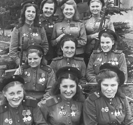 775 bestätigte Abschusse auf einem Bild, 1945