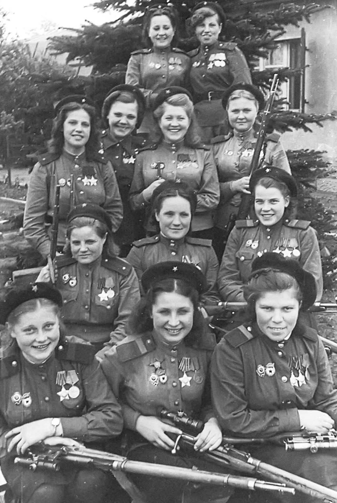 775 bestätigte Abschusse auf einem Bild, 1945