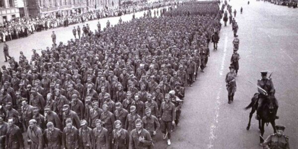 Parade deutscher Kriegsgefangener in den Straßen Moskaus, 1944