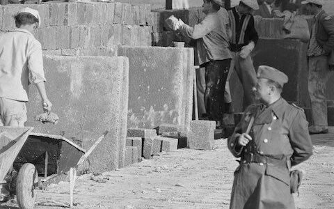 Der Bau der Berliner Mauer, 1961