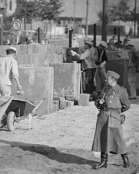 Der Bau der Berliner Mauer, 1961