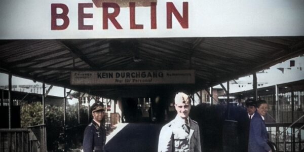 Ankunft in Berlin: Ein Moment zwischen Front und Heimat.