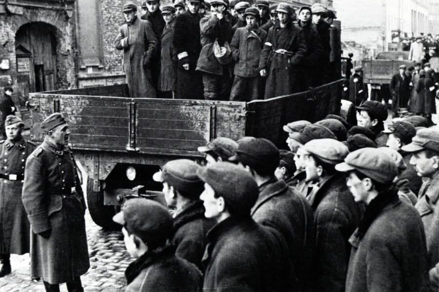Warschauer Ghetto, 2. Weltkrieg, Transport judischer Menschen