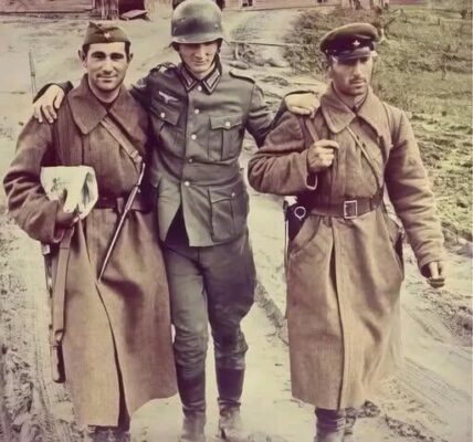 Menschlichkeit im Schatten des Krieges – Eine seltene Szene aus dem Zweiten Weltkrieg