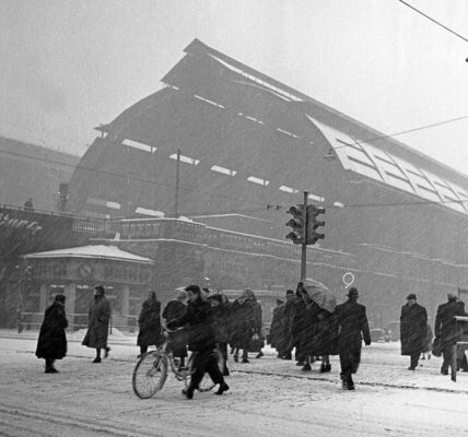 Über 35 faszinierende Bilder des Schneesturms in Norddeutschland von Dezember 1978 bis Januar 1979