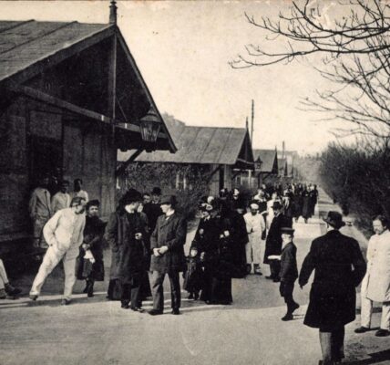 Menschen in Berlin: Straßenszenen aus 100 Jahren.