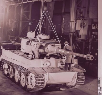 Deutscher Panzer III in der westlichen Wuste, 1942