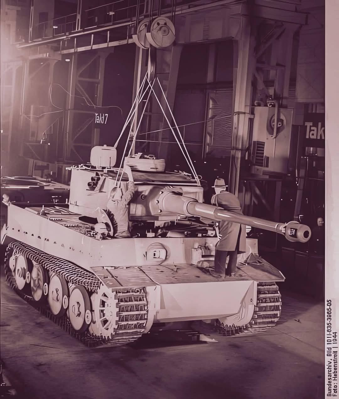 Deutscher Panzer III in der westlichen Wuste, 1942
