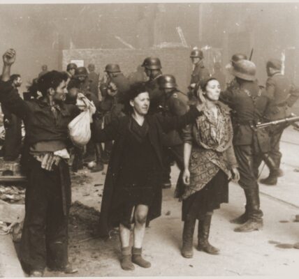 Warschauer Ghetto 1943 – Als 700 junge Kämpfer mit Mut und Granaten 27 Tage lang gegen die deutschen Besatzungstruppen standen