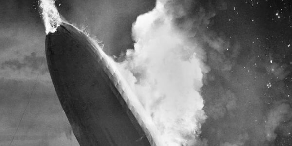 Trauerfeier fur die 28 Deutschen, die bei der Hindenburg-Katastrophe 1937 ihr Leben verloren.