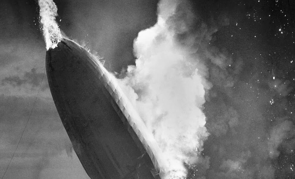 Trauerfeier fur die 28 Deutschen, die bei der Hindenburg-Katastrophe 1937 ihr Leben verloren.