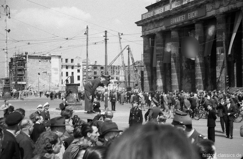 Berliner Alliierte Besatzungszone – 11. November 1945: Einweihung des Sowjetischen Ehrenmals