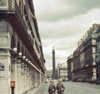 Seltene Farbfotos des deutsch besetzten Paris während des Zweiten Weltkriegs, 1940er Jahre