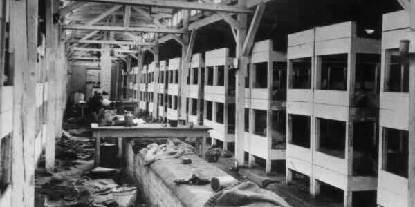 Fotos von der Befreiung des nationalsozialistischen Konzentrationslagers Auschwitz, in dem mehr als eine Million Menschen getötet wurden