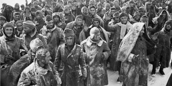 Gefangene deutsche Soldaten nach der Schlacht von Stalingrad – Februar 1943