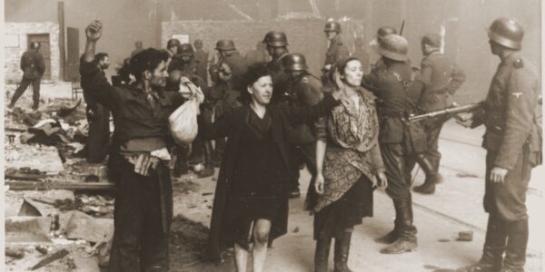 Warschauer Ghetto 1943 – Als 700 junge Kämpfer mit Mut und Granaten 27 Tage lang gegen die deutschen Besatzungstruppen standen