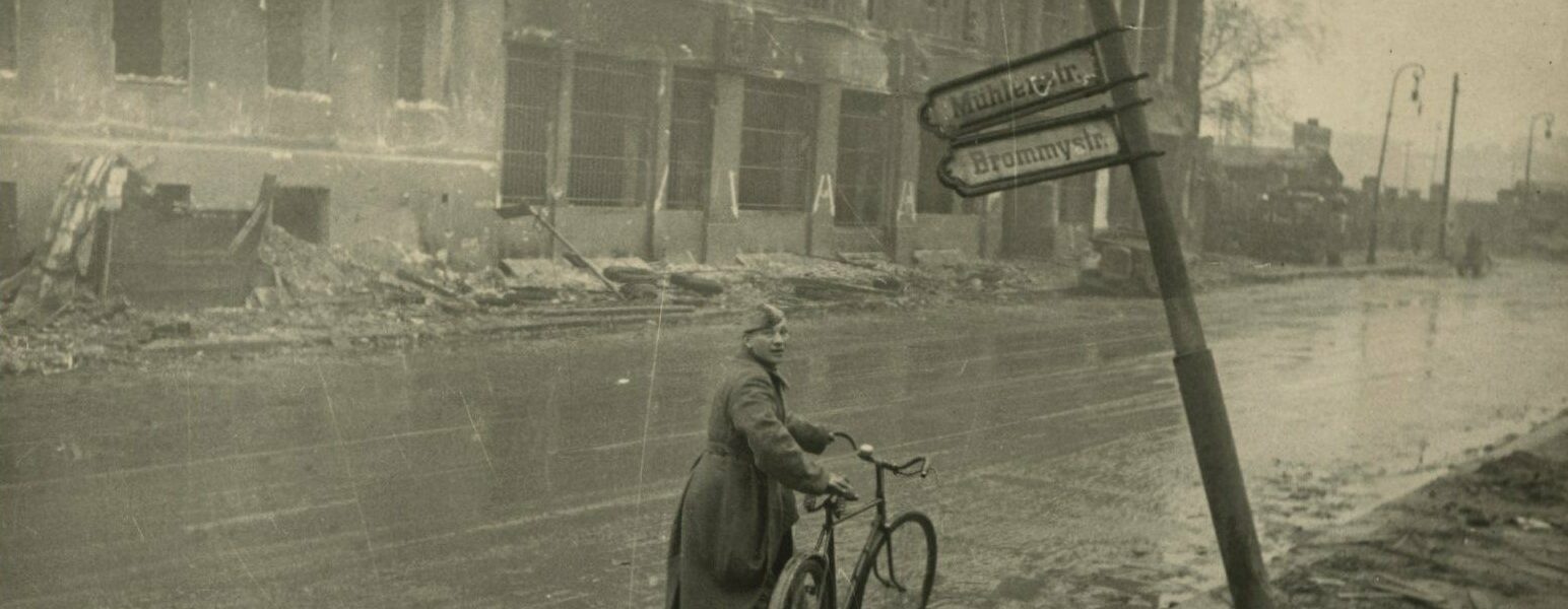 Die zwei Radfahrer von Berlin 1945 – Wer waren sie wirklich?