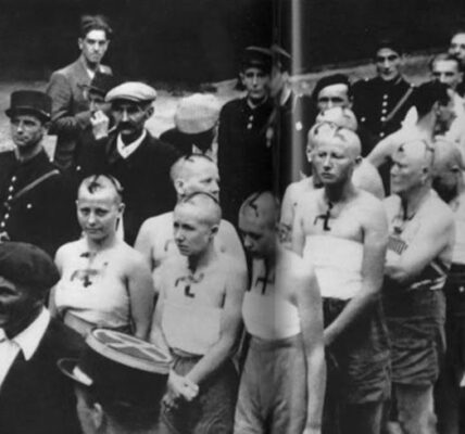 Schockierende Fotos zeigen, wie französische Frauen wegen Kollaboration mit Nazis mit öffentlicher Kopfrasur bestraft wurden