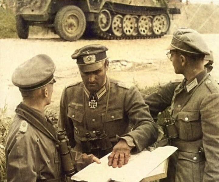 HALB LKW, HALB PANZER, DAS DEUTSCHE SD.KFZ 251 WAR VOLLKOMMEN ERFOLGREICH