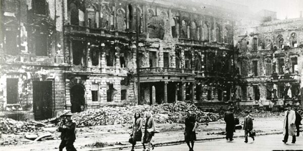 Bombenangriff auf Berlin: Der größte Angriff auf Hitlers Hauptstadt während des Krieges