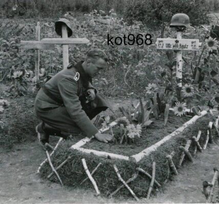 Sauber bleiben! 22 intime Vintage-Schnappschusse von Soldaten des Zweiten Weltkriegs beim Duschen oder Baden