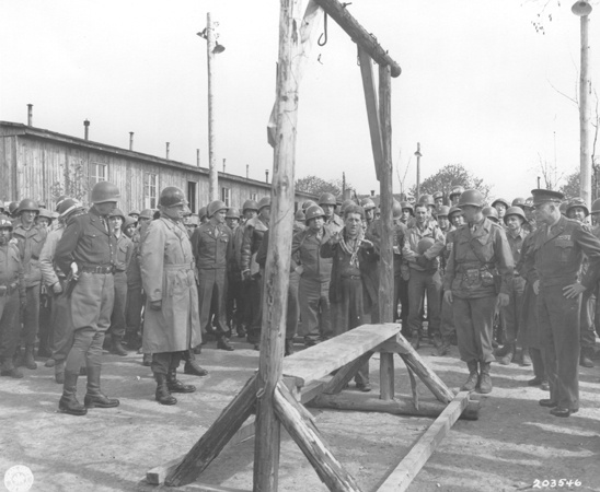 Dwight D. Eisenhower ergriff zusätzliche Maßnahmen, um sicherzustellen, dass der Holocaust nie vergessen wurde
