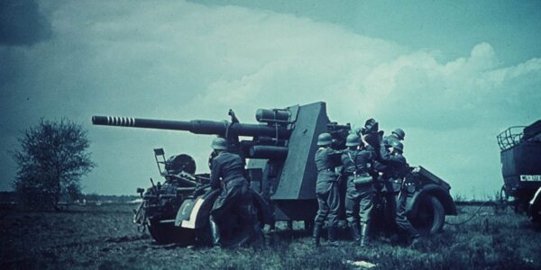 Deutsche 88-mm-Flakkanone während Barbarossa