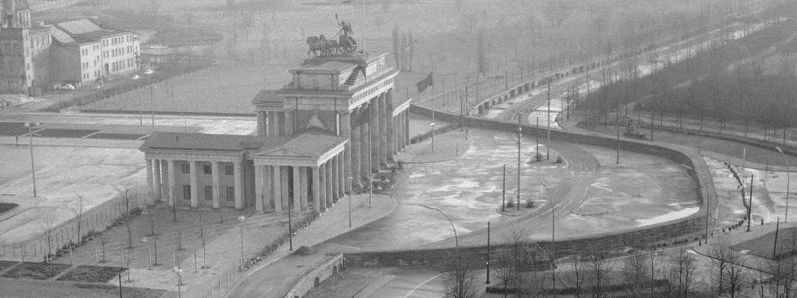 Die Geschichte der Berliner Mauer in Bildern, 1961–1989.