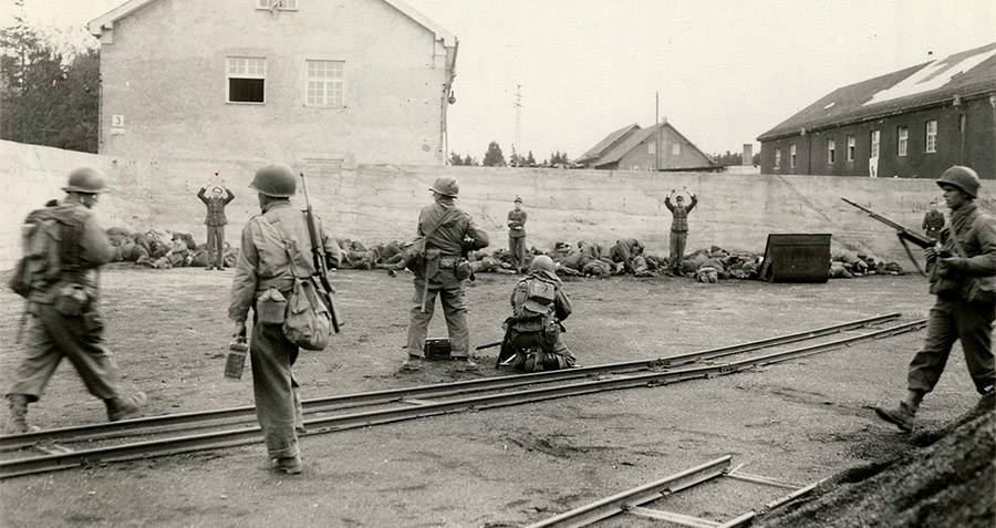 Wie die Wächter des Konzentrationslagers Dachau ihre gerechte Strafe bekamen