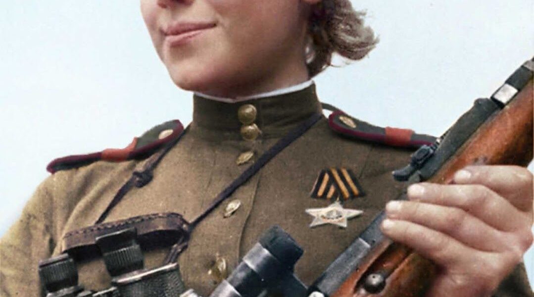 Klug, schön und tödlich: Die 19-jährige sowjetische Scharfschutzin Rosa Schanina mit 59 bestätigten Abschussen, 1945