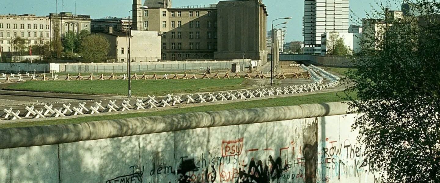 Diese Fotos zeigen den Alltag an der Berliner Mauer, 1985-1986