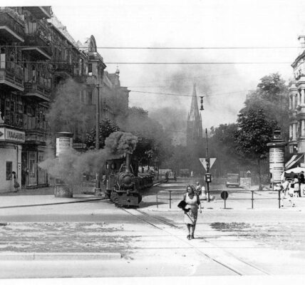22 Vintage-Fotografien fangen das Alltagsleben rund um die Berliner Mauer in den 1950er und frühen 1960er Jahren ein.