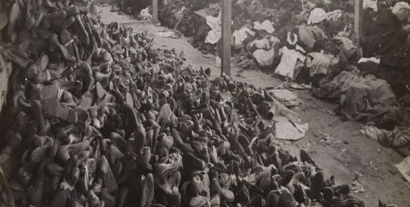 Zuruckgelassene Gegenstände aus Auschwitz – stille Zeugen der Geschichte