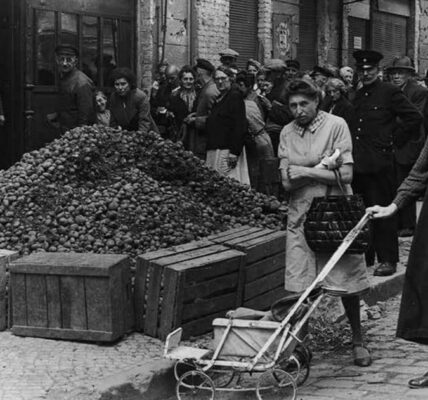 Berlin 1945: Wenn eine Kartoffel mehr wert war als Gold.