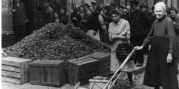 Berlin 1945: Wenn eine Kartoffel mehr wert war als Gold.