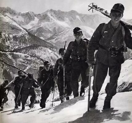 Deutsche Gebirgssoldaten im Wintereinsatz – Training in den Alpen (1940er Jahre)