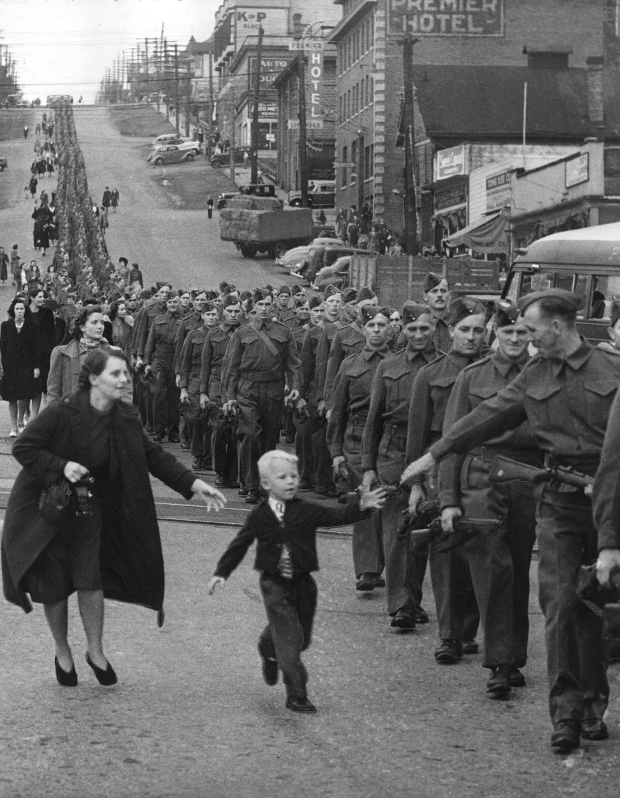 Die wahre Geschichte des Fotos „Warte auf mich, Papa“, 1940