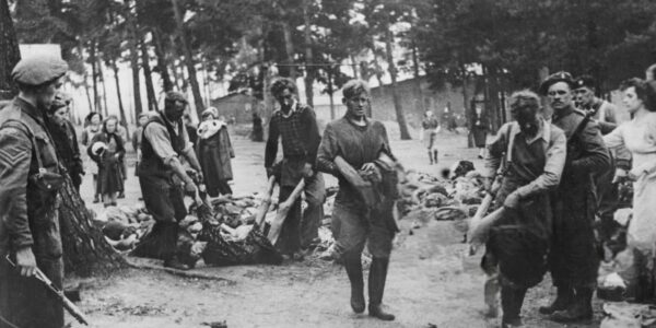 Bergen-Belsen 1945: Die Befreiung und die humanitären Folgen eines Konzentrationslagers