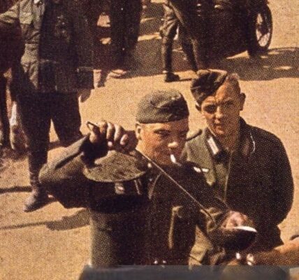 Seltene Farbfotos des deutsch besetzten Paris während des Zweiten Weltkriegs, 1940er Jahre