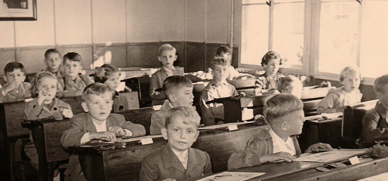 45 schöne Vintage-Fotos von Kindern mit ihren Schultuten