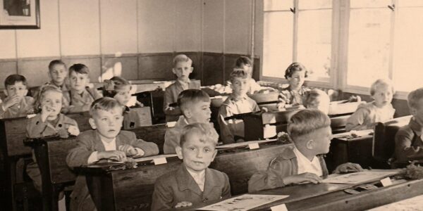 45 schöne Vintage-Fotos von Kindern mit ihren Schultuten