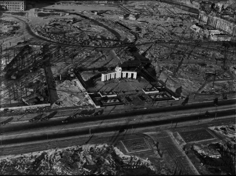 Berlin 1945: Kaum war der Krieg vorbei, stand dieses Denkmal schon – was erinnert es wirklich?