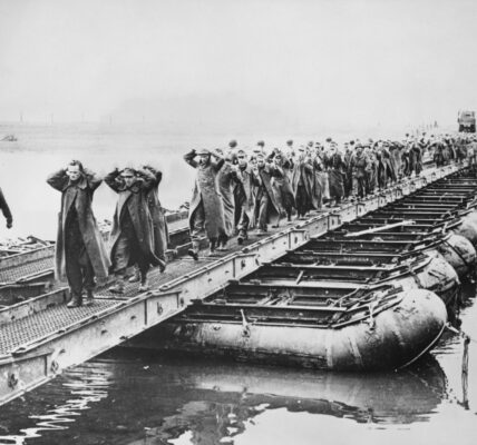 Kriegsende am Rhein: Deutsche Soldaten in Gefangenschaft – Ein historischer Moment der Kapitulation