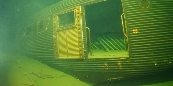Vergessene Legende unter Wasser: Das Wrack der deutschen Junkers Ju 52 „Ace of Hearts“ aus dem Zweiten Weltkrieg am Grund eines Sees in Norwegen entdeckt!.